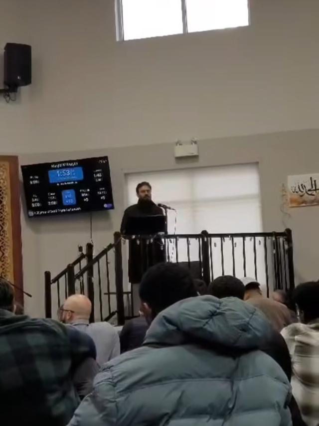 Cindy Fatikasari di Kanada