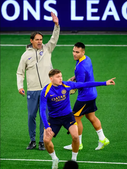 Meski diunggulkan pada laga melawan tuan rumah Young Boys, Inter Milan dihadapkan pada situasi harus bermain di lapangan dengan rumput sintesis. (Fabrice COFFRINI/AFP)