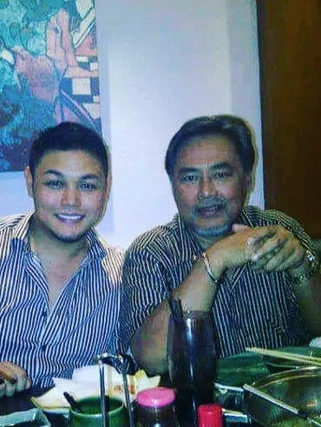 [Fimela] Potret Kenangan Ivan Gunawan dan Ayahnya