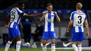 Penyerang Hertha Berlin, Dodi Lukebakio, merayakan gol yang dicetaknya ke ke gawang Union Berlin pada laga lanjutan Bundesliga di Stadion Olimpiade, Berlin, Sabtu (23/5/2020) dini hari WIB. Hertha menang 4-0 atas Union. (AFP/Stuart Franklin/Pool)