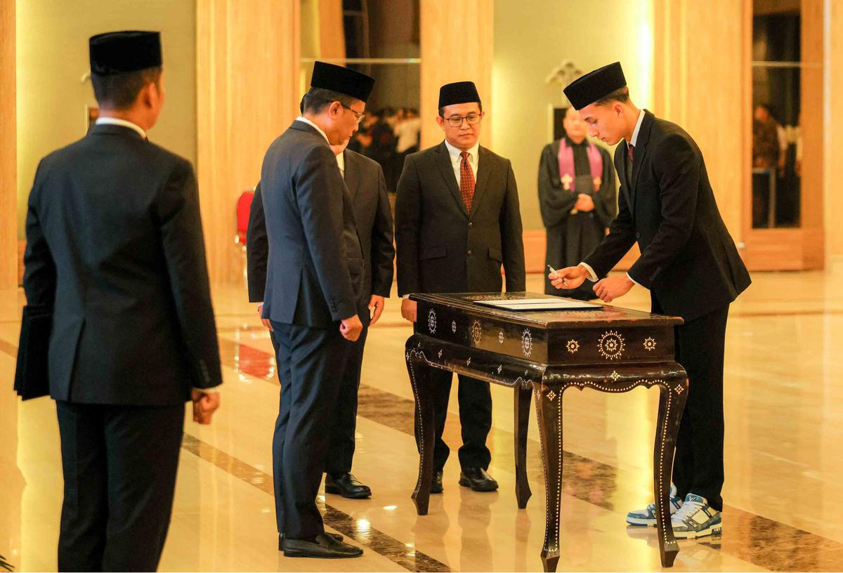 FOTO: Tambahan Amunisi Baru, Bintang Muda Belanda Miliano Jonathans Resmi Jadi WNI