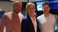 Michael Buble bersama Paul McCartney dan Nicholas Jacobson-Larson. (instagram.com/michaelbuble)