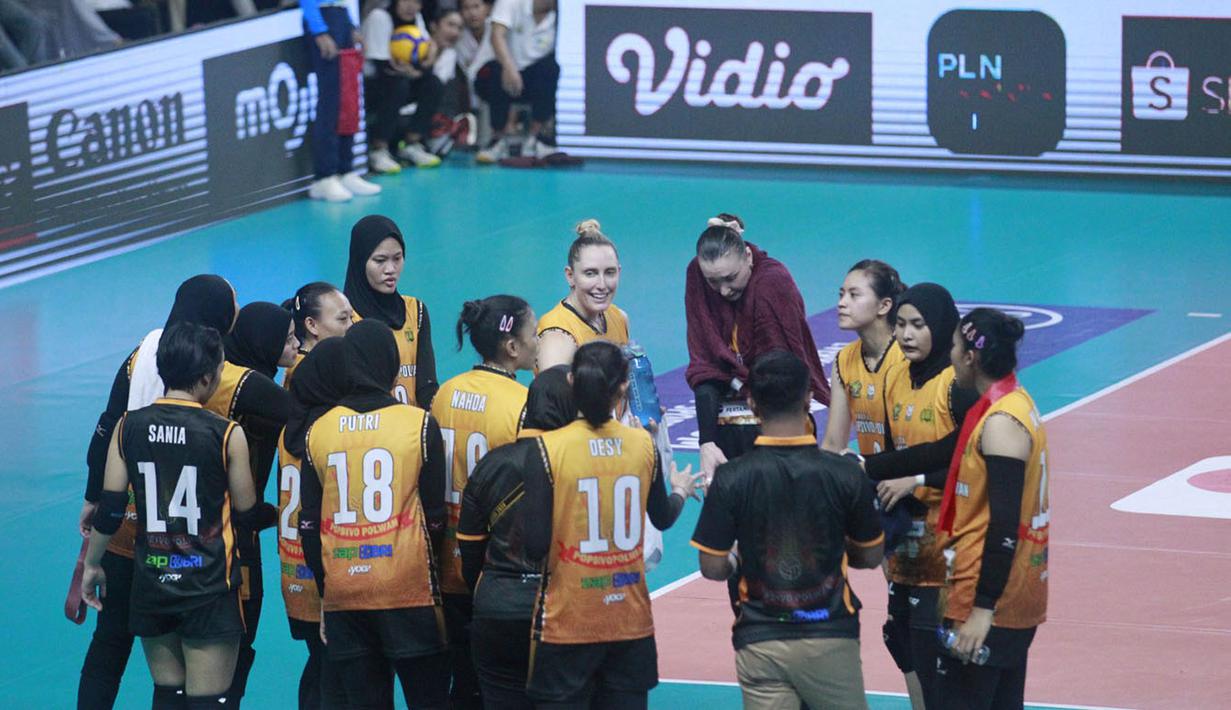 Sementara di laga kedua keesokan harinya, Sabtu (4/5/2024) Jakarta Popsivo Polwan berhasil mengalahkan Jakarta Pertamina Enduro dengan skor 3-0 (25-13, 25-19, 25-20). (Dok. PBVSI)