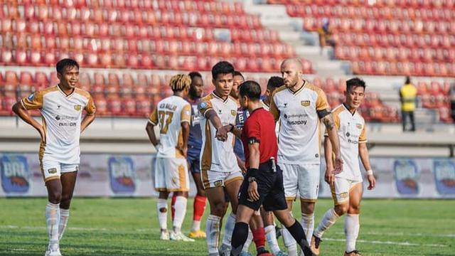 Arema FC Vs Dewa United