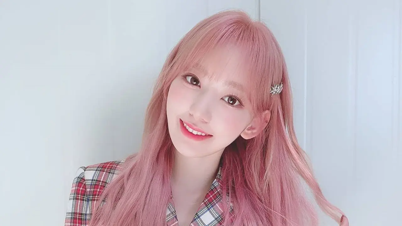 Miyawaki Sakura. (Instagram/ official_izone)
