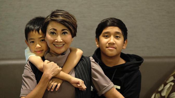 Indy Barends Bersyukur Punya Keluarga Sangat Sersan 