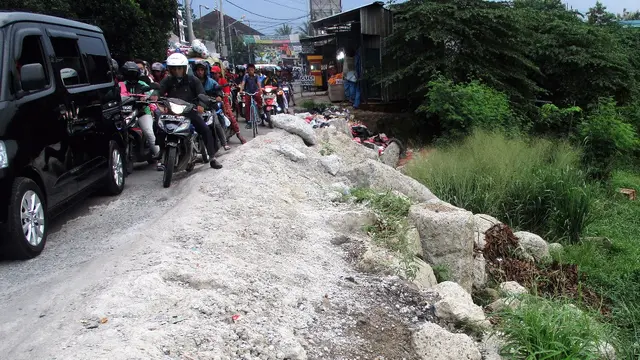 Jalan rusak di bekasi
