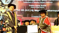 Universiti Tunku Abdul Razak (UTAR) menganugerahi gelar doktor kehormatan (Honorary Dictorate/HC) kepada Presiden Kelima RI Prof.Dr.(HC) Megawati Soekarnoputri, dalam bidang ilmu sosial. (Ist)
