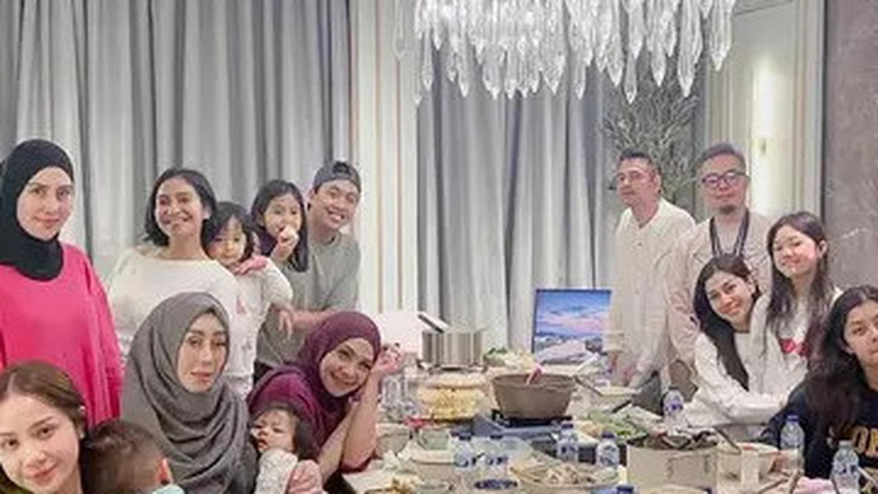 6 Potret Raffi Ahmad Sahur hingga Buka Puasa Bareng Rekan Artis, Ramadan Penuh Momen