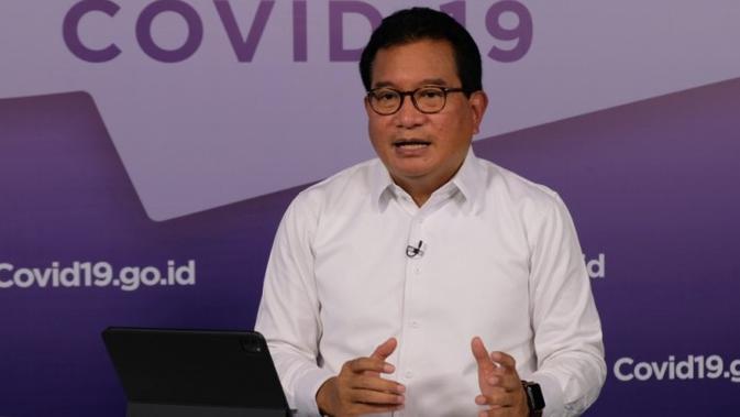Juru Bicara Satgas Penanganan COVID-19 Wiku Adisasmito sampaikan penanganan COVID-19 harus dilakukan secara bergotong-royong saat konferensi pers di Graha BNPB, Jakarta, Selasa (10/11/2020). (Tim Komunikasi Satgas COVID-19/Marji)
