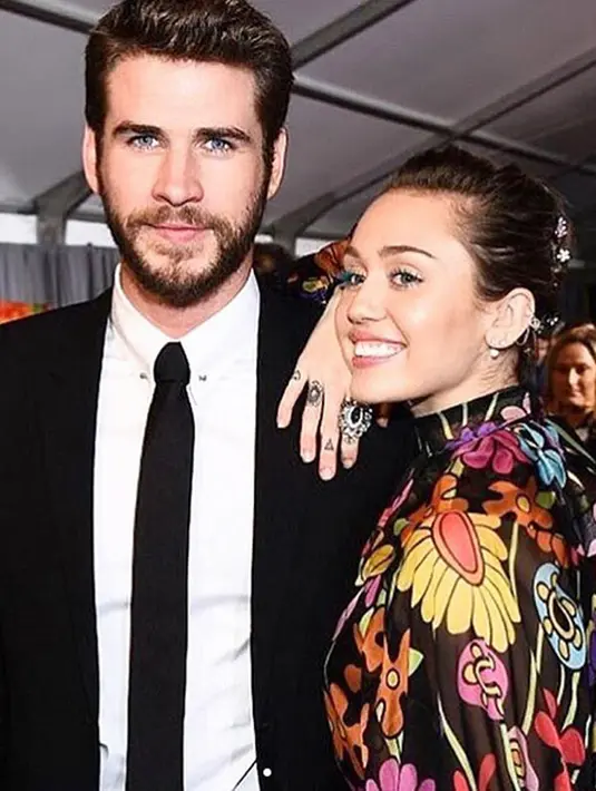 Rumor soal pernikahan Miley dan Liam memang sudah sering menyebar beberapa kali, dan belum diketahui juga kebenarannya. Di sisi lain, Miley pernah mengatakan dirinya belum siap menjadi seorang istri. (Instagram/mileycyrus)