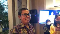 Juru bicara Kementerian Keuangan Yustinus Prastowo menanggapi viral berita Fatimah Zahratunnisa yang mendapat tagihan pajak karena pengiriman piala yang merupakan hadiah kemenangannya dalam ajang pencarian bakat di Jepang. (Tira/Liputan6.com)