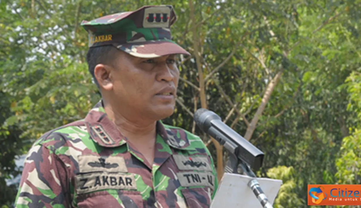 Citizen6, Surabaya: Komandan Pusat Pendidikan Khusus Kolonel Laut (P) Zaenal Akbar, membuka orientasi Hell week Dikkopaska Kopasus di lapangan Pusdiksus Kesatrian Kodikopsla, Ujung, Surabaya, Selasa (18/9). (Pengirim: Penkobangdikal).