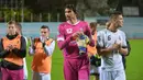 Vanja Ivesa. Kiper Kroasia berusia 44 tahun ini memiliki tinggi 205 cm. Ia pensiun pada Juli 2021 di NK Opatija, klub Kroasia yang berlaga di Divisi Dua yang dibelanya sejak musim 2019/2020 hingga 2020/2021. Ia total tampil 36 laga dengan torehan 10 clean sheet dan kemasukan 39 gol. (novilist.hr)