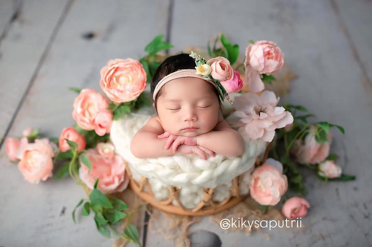 Potret Newborn Baby Kayya Anak Kiky Saputri, Dipuji Terlihat Cantik Sejak Bayi dan Bikin Gemas Netizen