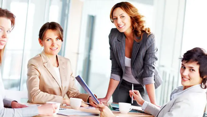 5 Trik Makeup Sempurna untuk ke Kantor, Cewek Kantoran Wajib Coba