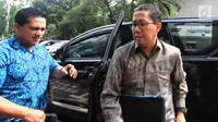 Pelaksana tugas (Plt) Ketua Umum PSSI Joko Driyono tiba untuk menjalani pemeriksaan lanjutan kasus dugaan skandal pengaturan skor pertandingan bola liga 2 dan liga 3 Indonesia di Polda Metro Jaya, Jakarta, Kamis (21/2). (Merdeka.com/Imam Buhori)