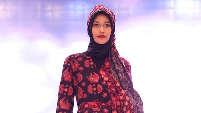 Tabrak Motif Batik  Jambi  Wujudkan Koleksi Modest Wear 
