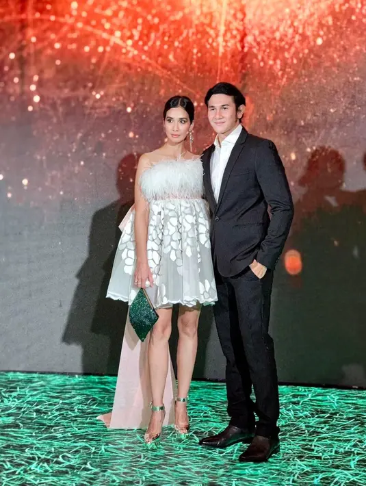 <p>Melalui akun Instagram pribadinya, Vino G. Bastian dan Marsha Timothy pun beberapa kali mengunggah momen kebersamaan. (FOTO: instagram.com/vinogbastian__/)</p>