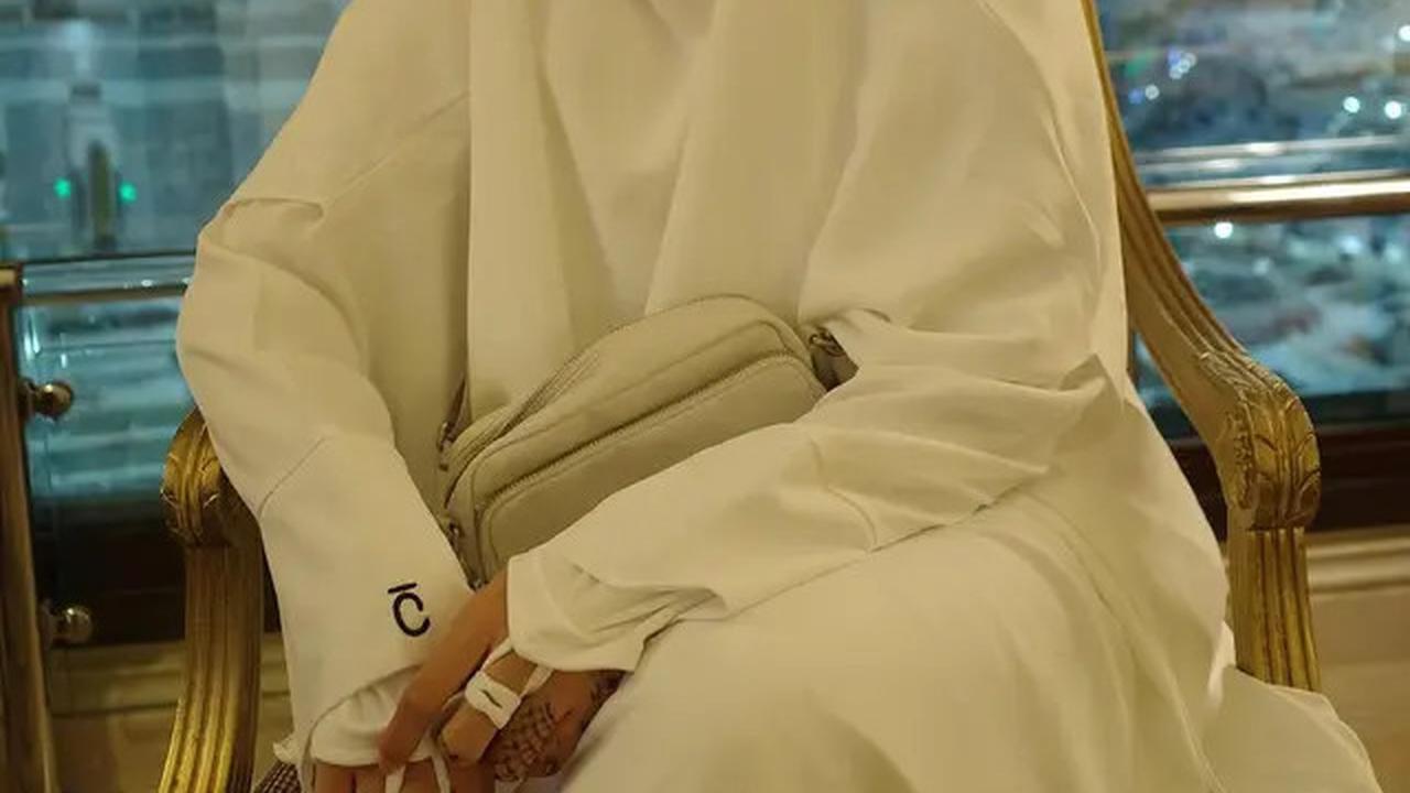 7 Potret Artis Berhijab Keturunan Pakistan, Punya Aura Perempuan Arab