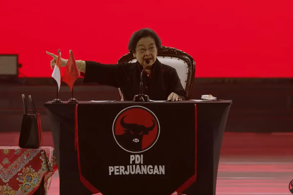 Ketua Umum PDIP Megawati Soekarnoputri menyampaikan pidato politik dalam pembukaan Rakernas ke-5 PDIP di Beach City International Stadium Ancol, Jakarta, pada Jumat (24/5/2024).