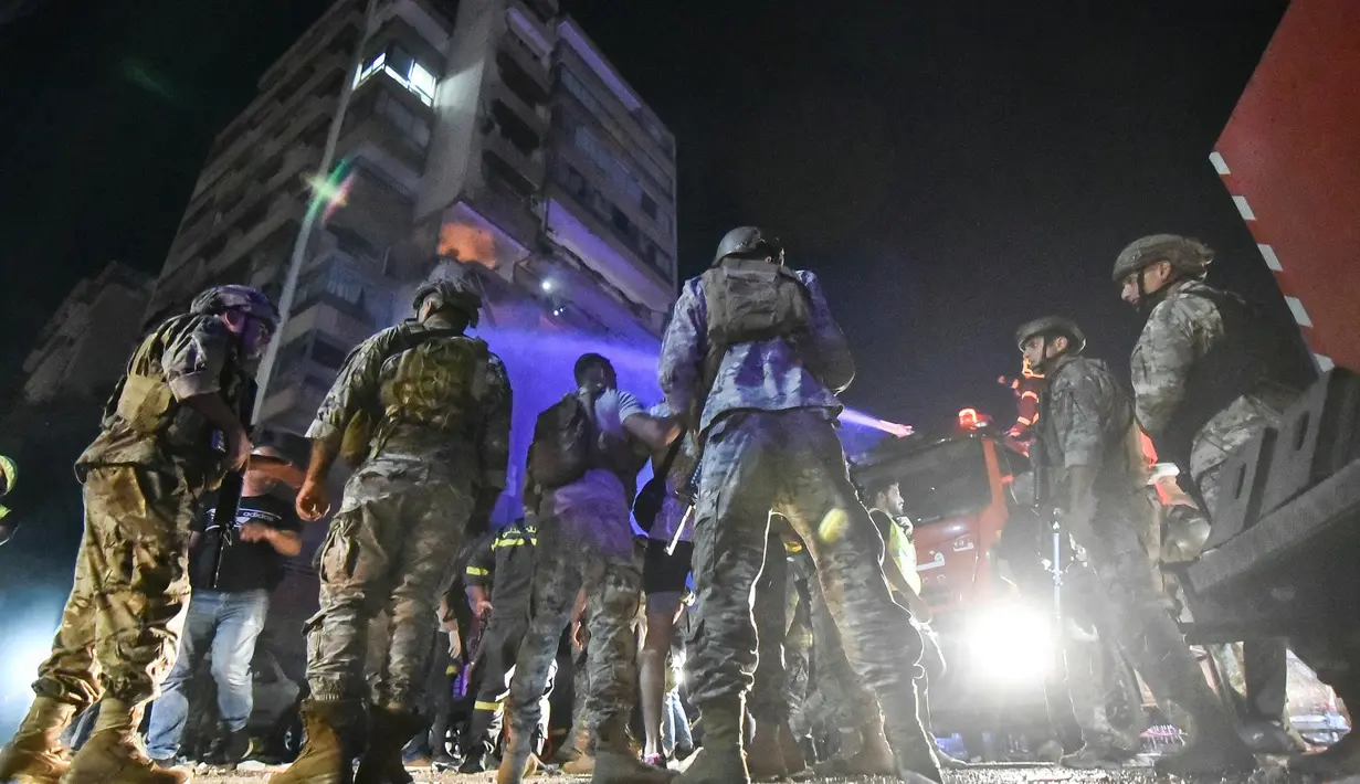 Sementara 359 orang lainnya luka akibat serangan di penjuru Lebanon hanya dalam sehari. (Fadel ITANI/AFP)