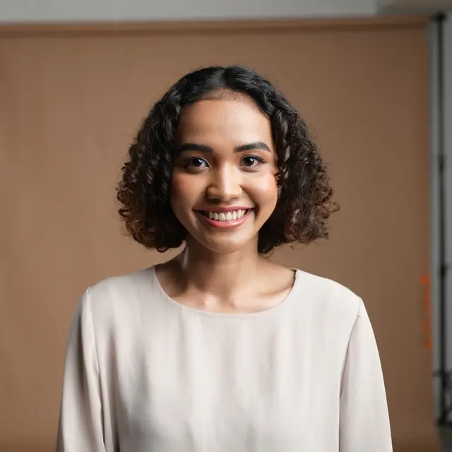 Model Rambut Keriting Gantung Pendek/Ilustrasi AI