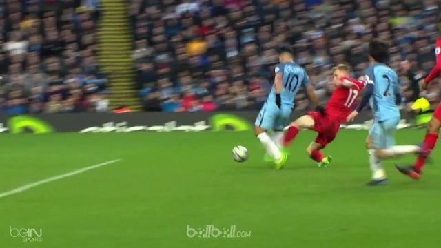 Video highlights Premier League antara Manchester City melawan Liverpool yang berakhr dengan skor 1-1. This video presented by Ballball.