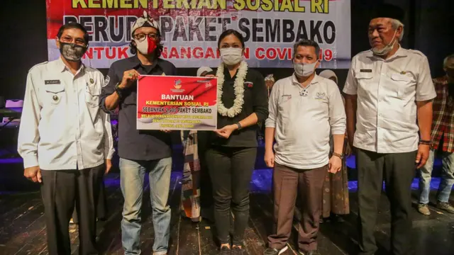 Kemensos Beri Bantuan untuk Seniman dan Budayawan