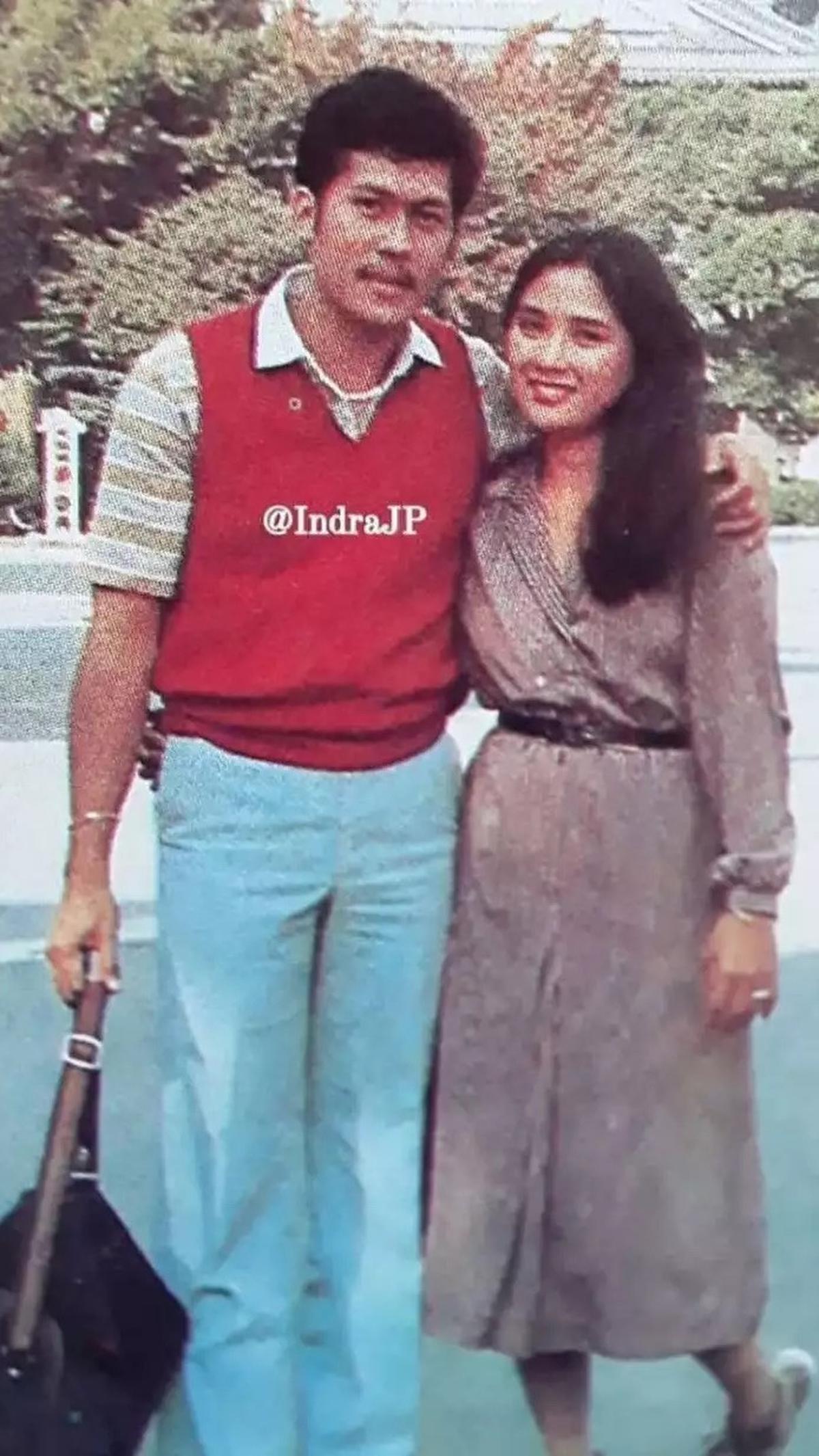 Tahun 1979, Yati menikah dengan Pangky Suwito. Sebelumnya ia sudah sempat menikah dengan pria bernama Syamsudin dan dikaruniai seorang anak bernama Teezar Syamsudin. Sayangnya pernikahan itu berakhir pada perceraian.