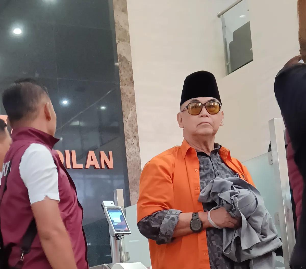 Pimpinan Pondok Pesantren (Ponpes) Al-Zaytun, Panji Gumilang kembali ditetapkan tersangka. Kali ini, Panji dijerat dengan kasus dugaan tindak pidana pencucian uang (TPPU).