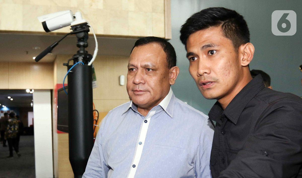 "Jadi selama ada kepentingan politis di baliknya, tak bisa diharapkan kapan proses hukum FB akan dituntaskan," ujar Bambang.<br>