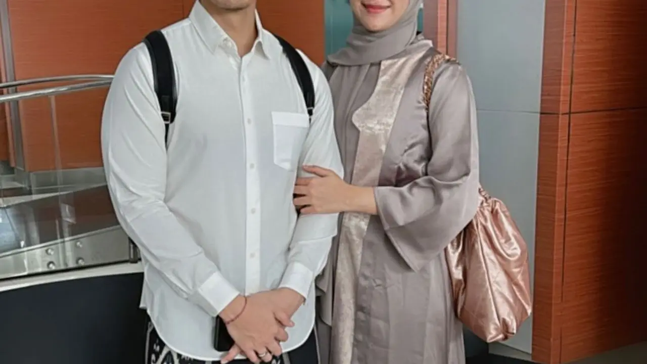 Umumkan Hamil ketika Umrah, Ini 6 Potret Erina Gudono dan Kaesang di Tanah Suci