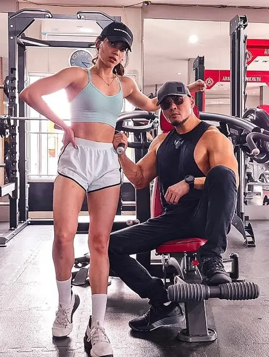 Deddy Corbuzier dan Sabrina Chaurinnisa (Instagram/sabrinachairunnisa_)