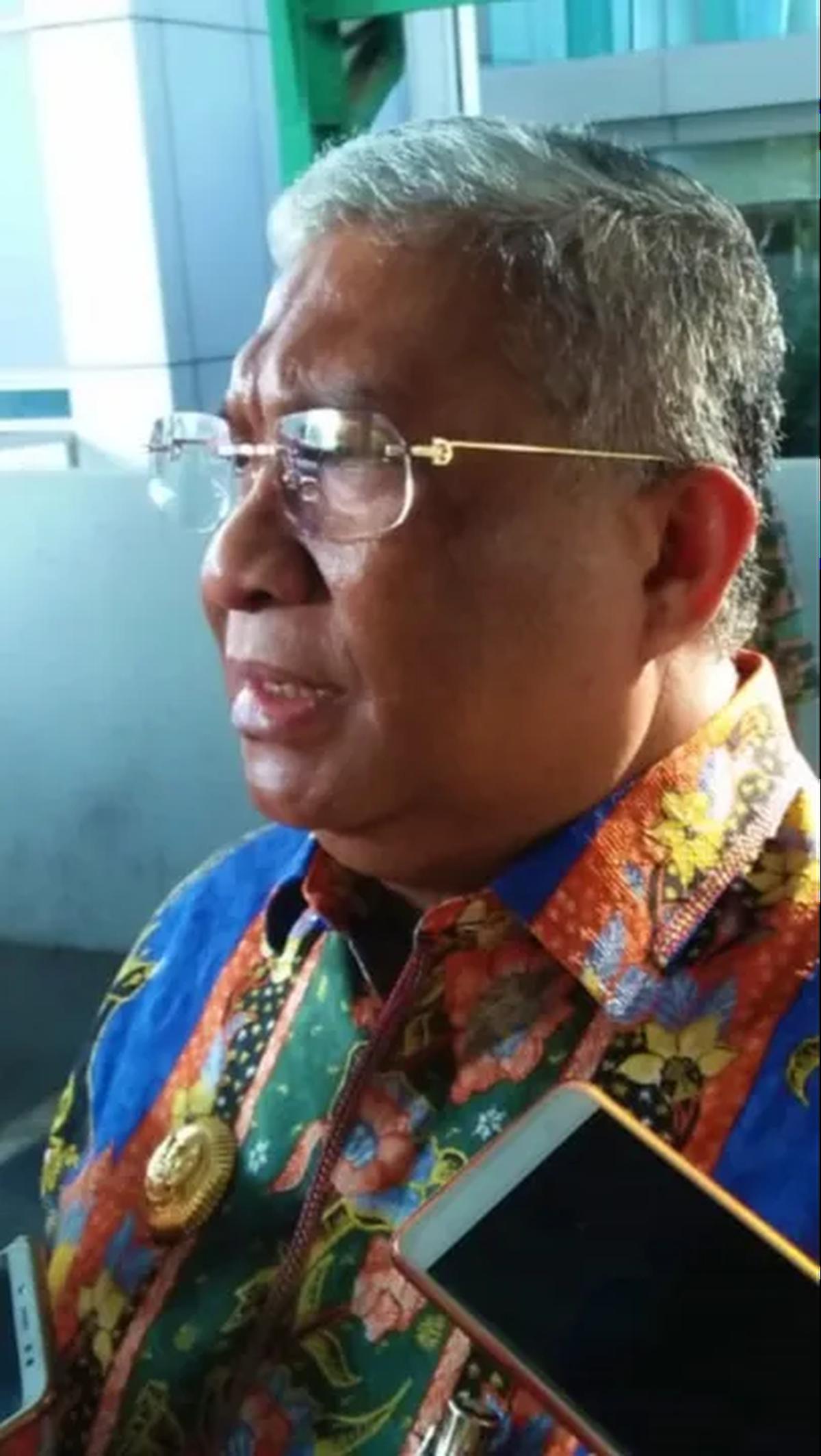 Masih dari Nasdem,  Gubernur Sulawesi Tenggara Ali Mazi juga menjadi bakal calon legislatif (caleg). Dia akan maju dari Dapil Sultra
