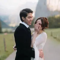 Keduanya tampil memukau bak pasangan calon pengantin.  [@syifahadju].