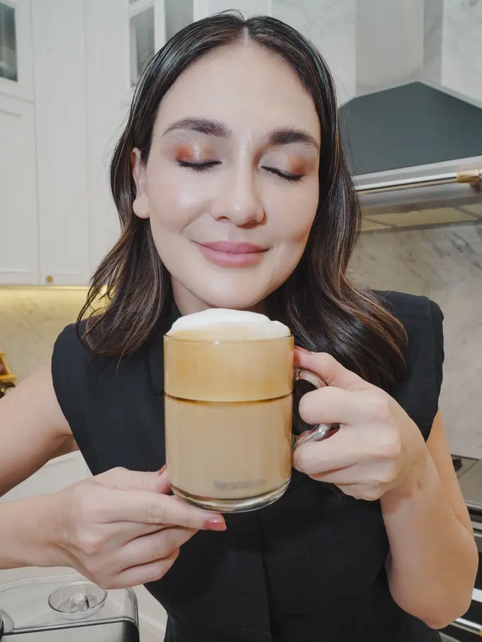 Kreasi kopi nikmat ala Luna Maya