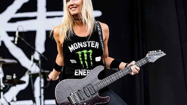 Nita Strauss (Instagram/ hurricanenita)