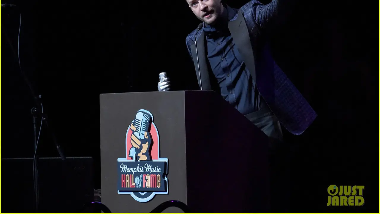 Justin Timberlake di Memphis Hall of Fame (Just Jared)
