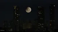 Begini indahnya gerhana bulan total yang terjadi pada akhir Januari 2018 lalu. (Foto: Bintang.com/Bambang E.Ros)