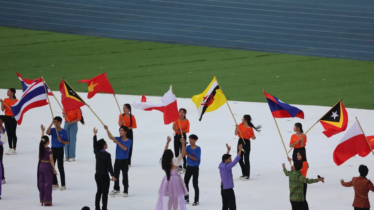 Pembukaan SEA Games 2023 Diwarnai Insiden Bendera Indonesia Terbalik