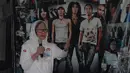 Manajer Slank, Bunda Iffet saat memberikan sambutan di acara yang bertajuk "Deklarasi Slankers Indonesia Mendukung SLANK Untuk Revolusi Mental", Jakarta, Kamis (26/6/14). (Liputan6.com/Miftahul Hayat)
