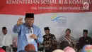 Ketua Komisi VIII DPR, M Ali Taher memberikan sambutan dihadapan 350 keluarga penerima dana Program Keluarga Harapan (PKH) tahap 3 di Desa Cikuya Kabupaten Tanggerang, Jumat (28/9). (Liputan6.com/HO/Agus)