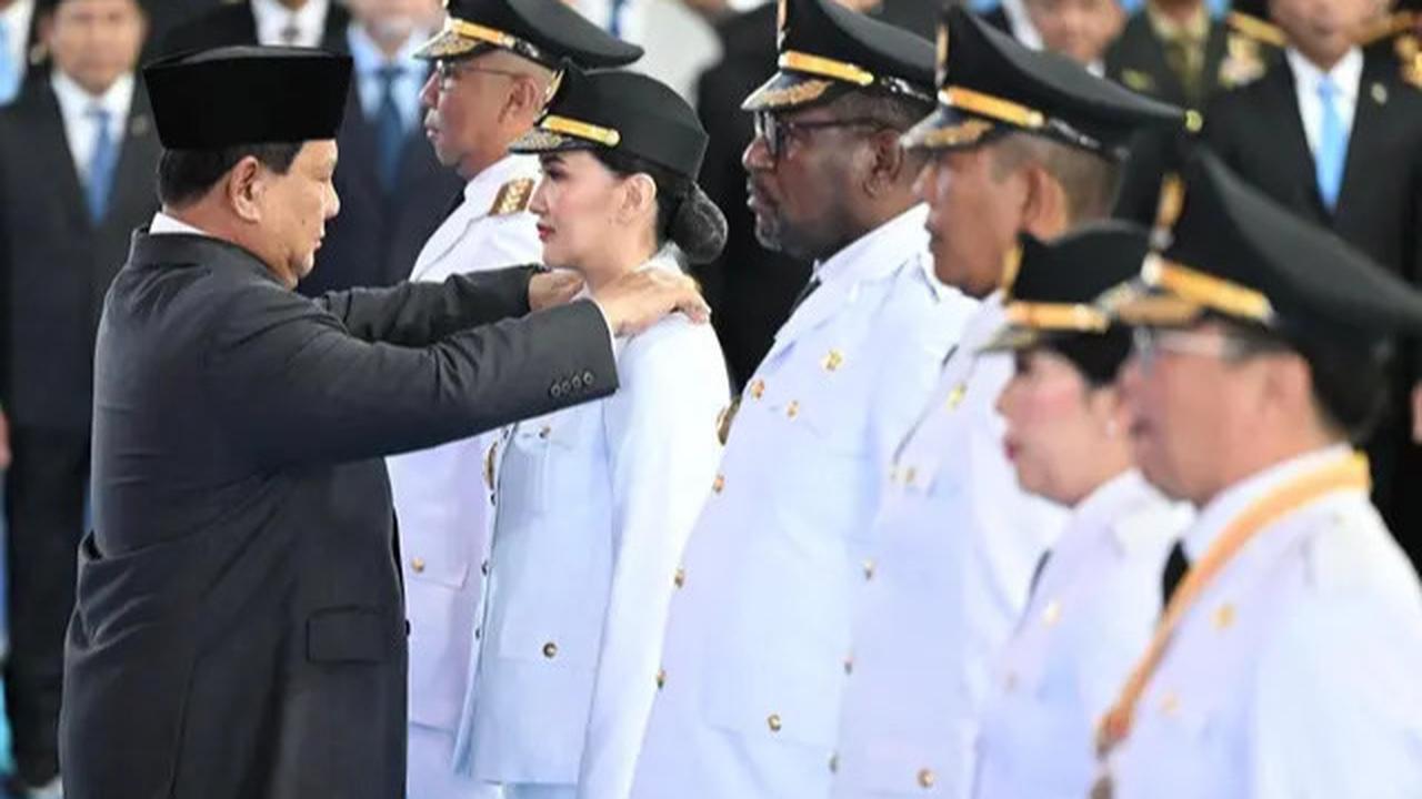 Momen Bersejarah Pelantikan Serentak Kepala Daerah Pertama di Indonesia