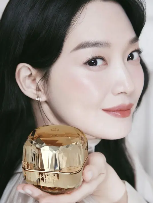 <p>Sebagai brand luxury skincare dan makeup, Cl&eacute;&nbsp;de&nbsp;Peau&nbsp;Beaut&eacute; umumkan Shin Min-A sebagai Brand Ambassador. [Foto: Cle de Peau Beaute.dok]</p>