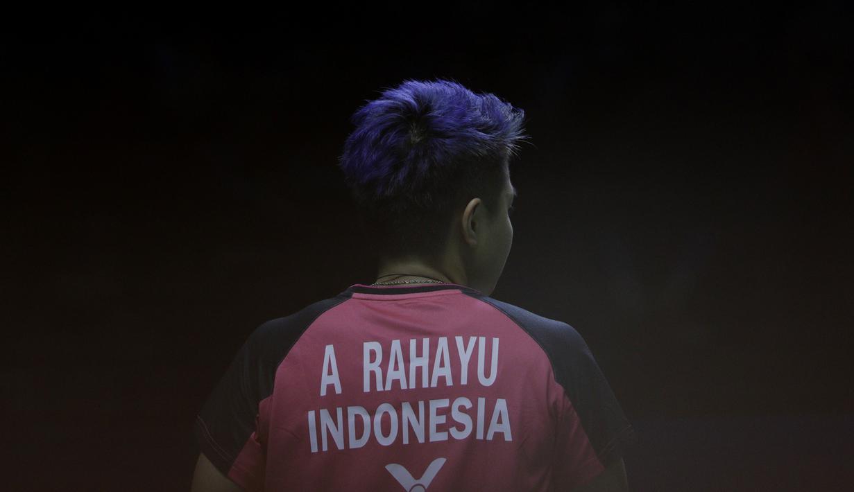 Pebulutangkis Indonesia, Apriyani Rahayu, saat melawan wakil Jepang, Ayako Sakuramoto/Yukiko Takahata pada Indonesia Open 2019 di Istora, Jakarta, Selasa (16/7). Pasangan Indonesia menang 21-15, 21-16. (Bola.com/M Iqbal Ichsan)