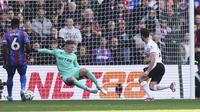 Liverpool meraih kemenangan 1-0 atas Crystal Palace pada laga pekan ketujuh Premier League di&nbsp;Selhurst Park, London, Sabtu (5/10/2024) malam WIB. Gol tunggal kemenangan The Reds dicetak Diogo Jota. (AP Photo/Ian Walton)