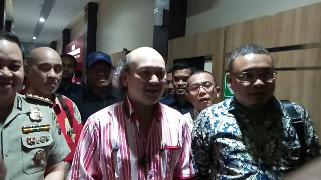 Kasus Investasi Bodong Memiles Ari Sigit Soeharto Kembalikan Uang Rp 3 5 Miliar Showbiz Liputan6 Com