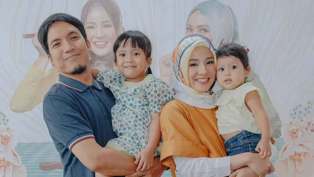 [Bintang] Natasha Rizky dan Desta
