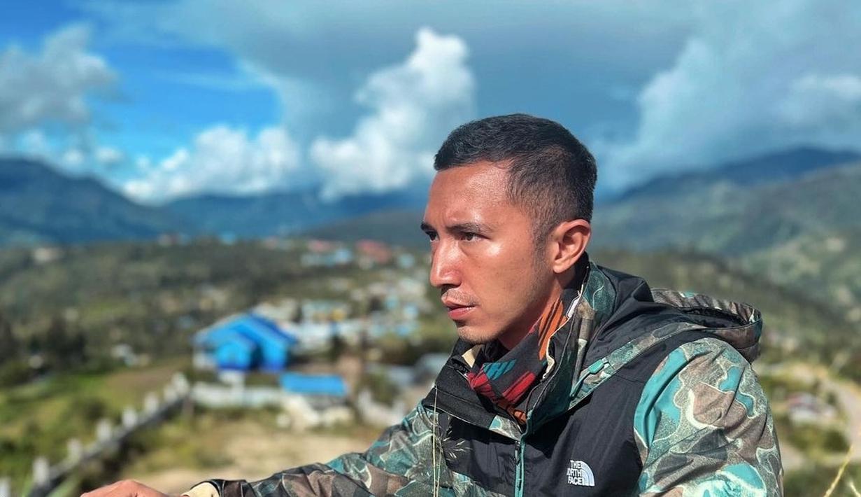 Di akun Instagram Fardhana, ia sendiri tengah libur lebaran idul adha. Ia bisa mengunggah momen bertugas namun tak bisa pulang ke Jakarta. (Liputan6.com/IG/@deralza)